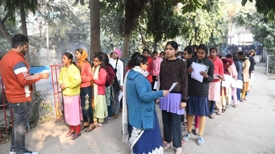 Officials verify the documents of candidates appearing for BSEB Class 12 examination (Santosh Kumar) Officials verify the documents of candidates appearing for BSEB Class 12 examination (Santosh Kumar)