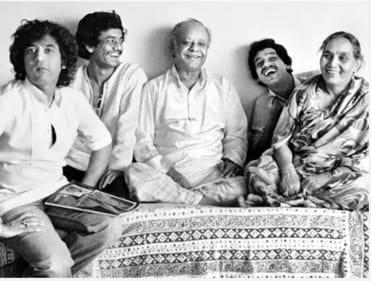 Ustad Zakir Hussain, Taufiq Qureshi, Ustad Allarakha, Fazal Qureshi and Bavi Begum (Ustad Allarakha's wife) (Photo: Instagram)
