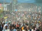 Prayagraj: Devotees are seen on their way to sangam during the ongoing �Maha Kumbh Mela� festival, in Prayagraj, Uttar Pradesh, Sunday, Feb. 2, 2025. (PTI Photo) (PTI02_02_2025_000150A)