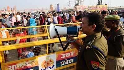 Police personnel closed all the pontoon bridges to stop the devotees towards the Sangam area a day before the third Amrit bath on 'Basant Panchami' during Mahakumbh Mela in Prayagraj, Uttar Pradesh. (Deepak Gupta/Hindustan Times) Police personnel closed all the pontoon bridges to stop the devotees towards the Sangam area a day before the third Amrit bath on 'Basant Panchami' during Mahakumbh Mela in Prayagraj, Uttar Pradesh. (Deepak Gupta/Hindustan Times)