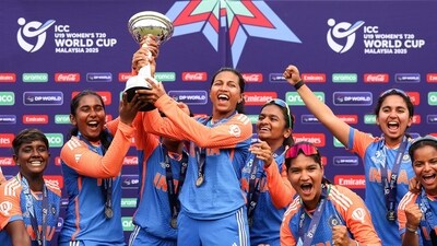 India Women players pose for a picture with the trophy after winning the Under 19 Women T20 World Cup 2025 by defeating South Africa (BCCI Women-X)