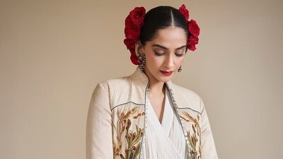 As Sonam Kapoor made her way down the ramp in a Rohit Bal outfit, visibly moved, it became clear how profoundly the late designer had impacted not just the fashion world but also the people who had worked with him over the years. As Sonam Kapoor made her way down the ramp in a Rohit Bal outfit, visibly moved, it became clear how profoundly the late designer had impacted not just the fashion world but also the people who had worked with him over the years.