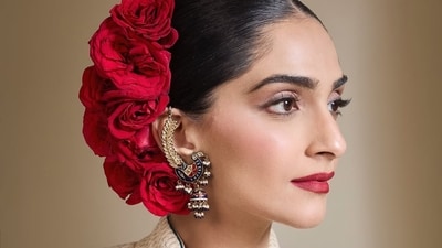 Sonam Kapoor spoke fondly of Rohit Bal's design philosophy, which resonated deeply with her style. She said, "The celebration of heritage, the celebration of craftsmanship... the idea is to celebrate everything beautiful and joyful. That was him. And I think in the same way, I love wearing clothes exactly like that." Sonam Kapoor spoke fondly of Rohit Bal's design philosophy, which resonated deeply with her style. She said, "The celebration of heritage, the celebration of craftsmanship... the idea is to celebrate everything beautiful and joyful. That was him. And I think in the same way, I love wearing clothes exactly like that."