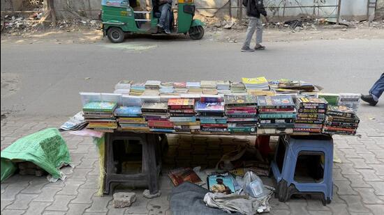 This afternoon the stall is open, standing at its usual spot on Connaught Lane, the pedestrian-friendly stretch connecting Kasturba Gandhi Marg to Janpath Road. (HT Photo)