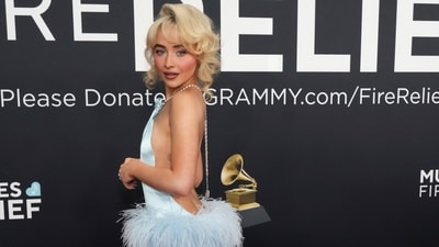 Sabrina Carpenter stunned at the 2025 Grammys with her breathtaking jewellery. She wore a show-stopping 50-carat diamond pendant from Chopard, effortlessly draped across her neck. (AP) Sabrina Carpenter stunned at the 2025 Grammys with her breathtaking jewellery. She wore a show-stopping 50-carat diamond pendant from Chopard, effortlessly draped across her neck. (AP)