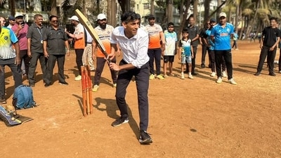 Rishi Sunak visited Mumbai and took part in a tennis ball cricket match at Parsee Gymkhana. (X/@RishiSunak) Rishi Sunak visited Mumbai and took part in a tennis ball cricket match at Parsee Gymkhana. (X/@RishiSunak)