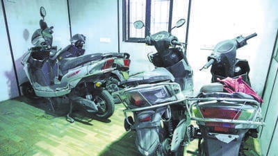 Mumbai, India. Feb 03, 2025: Mumbai Traffic Police seized four E-bikes in the Kandivali area after discovering engine tampering for speeding violations on the Western Express Highway. Mumbai, India. Feb 03, 2025. (Photo by Raju Shinde/HT Photo) (Hindustan Times) Mumbai, India. Feb 03, 2025: Mumbai Traffic Police seized four E-bikes in the Kandivali area after discovering engine tampering for speeding violations on the Western Express Highway. Mumbai, India. Feb 03, 2025. (Photo by Raju Shinde/HT Photo) (Hindustan Times)