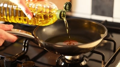 Choosing the right oil is important for health. (Shutterstock)