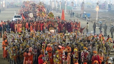 Naga Sadhus of 'Niranjani Akhara' on their way to take holy dip of third 'Amrit snan' on Basant Panchami during Maha Kumbh in Prayagraj, on Monday, February 03, 2025. (Deepak Gupta/Hindustan Times)