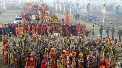 Smeared with ash and symbolising a complete renunciation of worldly possessions and desires, the unique presence of the Naga Sadhus on the banks of Triveni left the onlookers in awe. (Deepak Gupta/Hindustan Times)