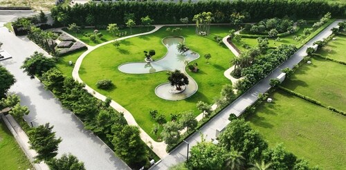 The project incorporates cutting-edge green features