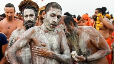 They also smeared ash on their body right before taking the holy dip before washing it away in the river. (Ishant) They also smeared ash on their body right before taking the holy dip before washing it away in the river. (Ishant)