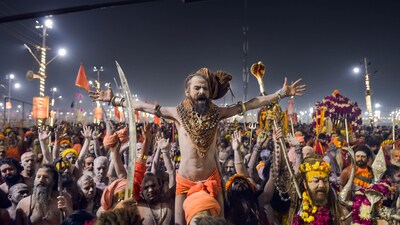 The entrance of the Naga Sadhus was filled with fervor and enthralled visitors of the Mela. (Anand Prashad ) The entrance of the Naga Sadhus was filled with fervor and enthralled visitors of the Mela. (Anand Prashad )