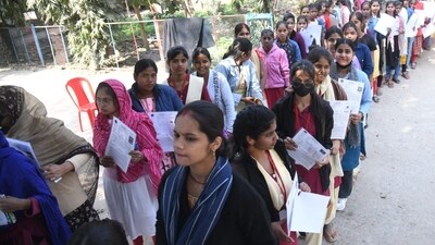 Carrying admit cards is necessary for appearing in the Class 12 (intermediate) exams. (Santosh Kumar) Carrying admit cards is necessary for appearing in the Class 12 (intermediate) exams. (Santosh Kumar)