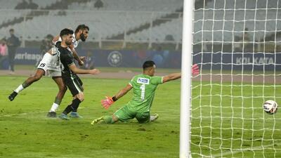 Mohun Bagan Super Giants’ Subhasish Bose (15) scores against Mohammedan Sporting Club during the ongoing ISL. (PTI) Mohun Bagan Super Giants’ Subhasish Bose (15) scores against Mohammedan Sporting Club during the ongoing ISL. (PTI)