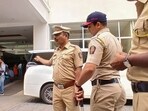 Representative image: Maharashtra police detain nine people after seizing <span class='webrupee'>₹</span>5 crore from a dry cleaning shop Representative image: Maharashtra police detain nine people after seizing <span class='webrupee'>₹</span>5 crore from a dry cleaning shop