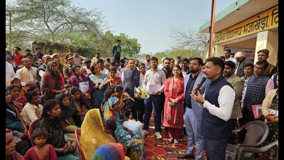 DM Vishak G Nair interacting with women engaged especially in begging encouraged them to enroll their kids to govt schools and benefit from Bal Sewa Yojana here in Lucknow on Wednesday. (Sourced) DM Vishak G Nair interacting with women engaged especially in begging encouraged them to enroll their kids to govt schools and benefit from Bal Sewa Yojana here in Lucknow on Wednesday. (Sourced)