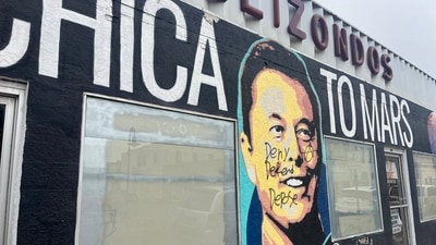 Elon Musk's mural vandalised (X@SarahisCensored) Elon Musk's mural vandalised (X@SarahisCensored)