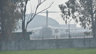 A US military C-17 transport aircraft carrying several Indians deported for illegal immigration landed in Amritsar. (Sameer Sehgal/HT) A US military C-17 transport aircraft carrying several Indians deported for illegal immigration landed in Amritsar. (Sameer Sehgal/HT)
