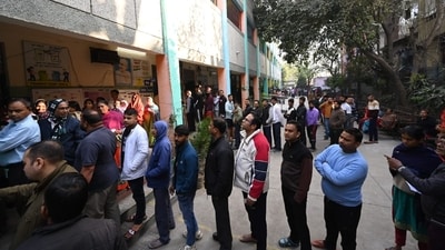 Voters lined up at MCD Primary School, A Block, Govindpuri in the Kalkaji constituency to cast their votes in the Delhi Assembly elections on Wednesday. (HT Photo/ Arvind Yadav) Voters lined up at MCD Primary School, A Block, Govindpuri in the Kalkaji constituency to cast their votes in the Delhi Assembly elections on Wednesday. (HT Photo/ Arvind Yadav)