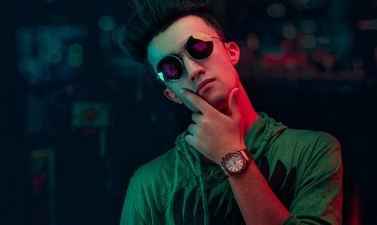 Sunglasses for men (Pexels) Sunglasses for men (Pexels)