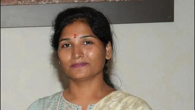 Court orders Dhananjay Munde to pay ₹2 lakh per month to first wife, daughter Court orders Dhananjay Munde to pay ₹2 lakh per month to first wife, daughter