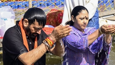 In pic: Haryana Chief Minister Nayab Saini along with his wife Suman Saini offers prayers at Triveni Sangam during the ongoing Maha Kumbh 2025. (ANI) In pic: Haryana Chief Minister Nayab Saini along with his wife Suman Saini offers prayers at Triveni Sangam during the ongoing Maha Kumbh 2025. (ANI)