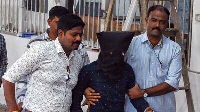 Shariful Islam Shehzad Mohammad, a 30-year-old Bangladeshi nationalist, was brought to the Bandra Police Station from the Bandra Court after he was produced before the court for remand. (Raju Shinde/Hindustan Times) Shariful Islam Shehzad Mohammad, a 30-year-old Bangladeshi nationalist, was brought to the Bandra Police Station from the Bandra Court after he was produced before the court for remand. (Raju Shinde/Hindustan Times)