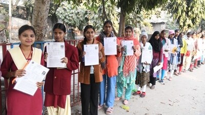 BSEB Inter Exam 2025 Day 4: English, Hindi papers held for 12.69 lakh candidates (Santosh Kumar) BSEB Inter Exam 2025 Day 4: English, Hindi papers held for 12.69 lakh candidates (Santosh Kumar)