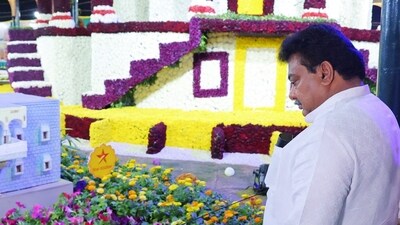 Karnataka Minister for Large and Medium Industries MB Patil. Karnataka Minister for Large and Medium Industries MB Patil.