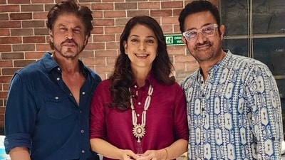 Shah Rukh Khan, Juhi Chawla and Aamir Khan at the premiere of Loveyapa. Shah Rukh Khan, Juhi Chawla and Aamir Khan at the premiere of Loveyapa.