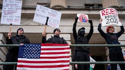 Protesters hold placards and chant during a 50501 Movement protest against Project 2025 and the executive orders of U.S. President Donald Trump, at the Tennessee State Capitol building in Nashville, Tennessee, U.S., February 5, 2025. REUTERS/Seth Herald (REUTERS)