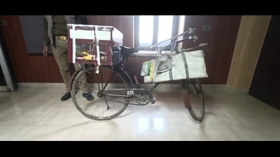 The cycle and the box used in the crime (Sourced)