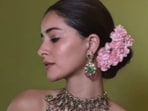 Ananya Panday's gilded look was all about the mirrors. Ananya Panday's gilded look was all about the mirrors.