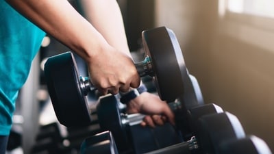 Use the perfect 20 kg dumbbell set and enhance your strength training. (Adobe Stock) Use the perfect 20 kg dumbbell set and enhance your strength training. (Adobe Stock)