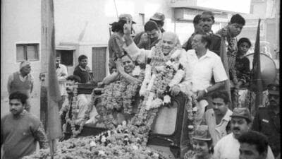 Madan Lal Khurana went on to take charge as Delhi’s chief minister after the BJP swept to power in the 1993 assembly elections. (HT Archives) Madan Lal Khurana went on to take charge as Delhi’s chief minister after the BJP swept to power in the 1993 assembly elections. (HT Archives)