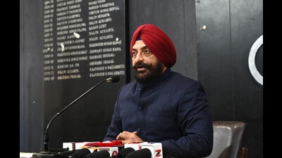 National Road Safety Council member Kamal Soi interacting with the media at Chandigarh Press Club on Friday. (Ravi Kumar/HT)
