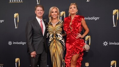 Kansas City Chiefs owner Clark Hunt, wife Tavia Shackles Hunt, center, and daughter Gracie Hunt pose on the red carpet at the NFL Honors award show ahead of the Super Bowl 59 football game, Thursday, Feb. 6, 2025, in New Orleans (AP) Kansas City Chiefs owner Clark Hunt, wife Tavia Shackles Hunt, center, and daughter Gracie Hunt pose on the red carpet at the NFL Honors award show ahead of the Super Bowl 59 football game, Thursday, Feb. 6, 2025, in New Orleans (AP)