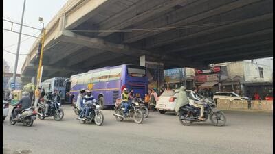 The crucial transit point, connecting major Punjab cities like Ludhiana, Jalandhar and Patiala, is now a symbol of relentless congestion, leaving travellers in a constant state of frustration. (HT Photo) The crucial transit point, connecting major Punjab cities like Ludhiana, Jalandhar and Patiala, is now a symbol of relentless congestion, leaving travellers in a constant state of frustration. (HT Photo)