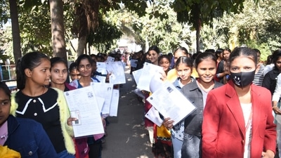 Students showed their documents before appearing in the Class 12 exam of the Bihar School Examination Board (BSEB) at D.A.V high school danapur in Patna.&nbsp;&nbsp; (Santosh Kumar )