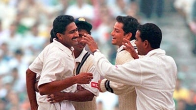 Anil Kumble celebrates after taking a wicket during the historic Test match against Pakistan in Delhi, where he picked 10 wickets in an innings. (X/Anil Kumble) Anil Kumble celebrates after taking a wicket during the historic Test match against Pakistan in Delhi, where he picked 10 wickets in an innings. (X/Anil Kumble)