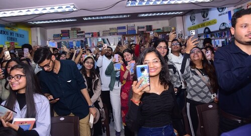 Prajakta Koli's fan waiting for their turn to get the books autographed Prajakta Koli's fan waiting for their turn to get the books autographed