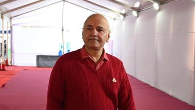 AAP candidate from Jangpura, Manish Sisodia, leaves a counting centre on Saturday. (Vipin Kumar/HT Photo) AAP candidate from Jangpura, Manish Sisodia, leaves a counting centre on Saturday. (Vipin Kumar/HT Photo)