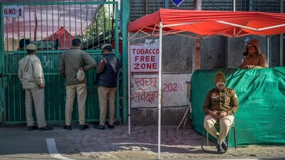 Delhi police personnel seen outside a strongroom polling station in Gole Market. in New Delhi, on Friday. (RAJ K RAJ /HT PHOTO) Delhi police personnel seen outside a strongroom polling station in Gole Market. in New Delhi, on Friday. (RAJ K RAJ /HT PHOTO)