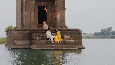 For Yamini and Akshay, a couple-based in Maheshwar, Madhya Pradesh, spirituality became the core part of their proposal.