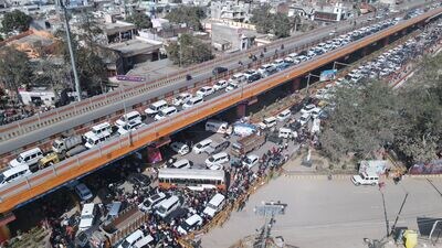 Heavy traffic led to choking of city roads on Saturday. (HT Photo)