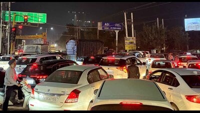 The traffic jam near Phullanwal Chowk is a frequent problem, say residents. (Gurpreet Singh/HT) The traffic jam near Phullanwal Chowk is a frequent problem, say residents. (Gurpreet Singh/HT)