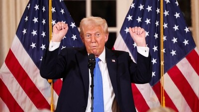 As the Super Bowl approaches, Donald Trump lauded star players and criticized a new kickoff rule. REUTERS/Kevin Lamarque (REUTERS)