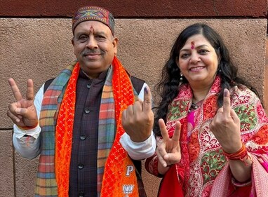 BJP MLA Vijender Gupta shows his finger marked with indelible ink after casting his vote at a polling booth during the Delhi assembly election at Rohini, in New Delhi. (@Gupta_vijender) BJP MLA Vijender Gupta shows his finger marked with indelible ink after casting his vote at a polling booth during the Delhi assembly election at Rohini, in New Delhi. (@Gupta_vijender)