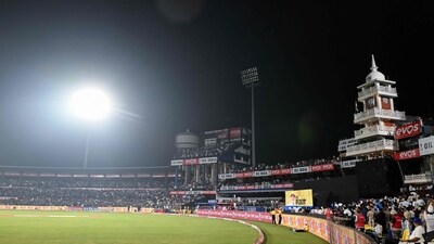There was a long delay of nearly half an hour during the seventh over with the opening stand on 48 due to one of the halogen lights going dark. (AFP) There was a long delay of nearly half an hour during the seventh over with the opening stand on 48 due to one of the halogen lights going dark. (AFP)